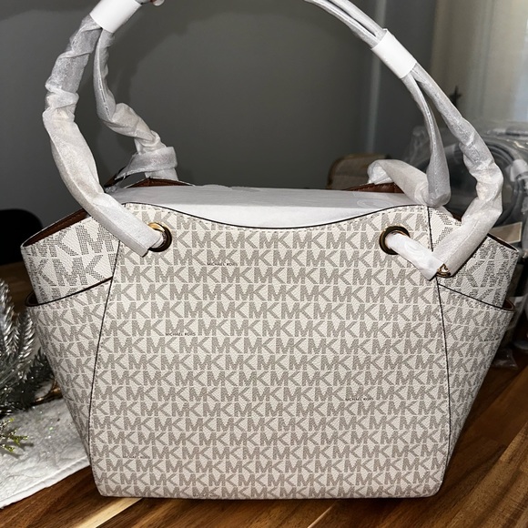 Michael Kors Should Bag - Picture 5 of 6